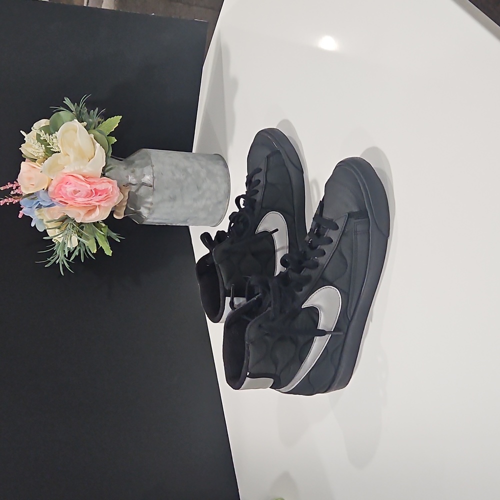 Nike blazer mid vintage 77' by you black reflective swoosh and heel. - Picture 2 of 6